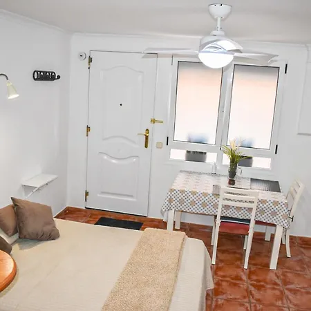 Beachback Airport Lpa Apartment
