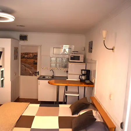 Beachback Airport * La Garita